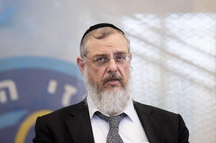 "שמחים שהילדים נהנים וחווים משהו חדש". הרב אפרים רזניק (צילום: אלכס קולומויסקי) טניס חרדים הרב אפרים רזניק