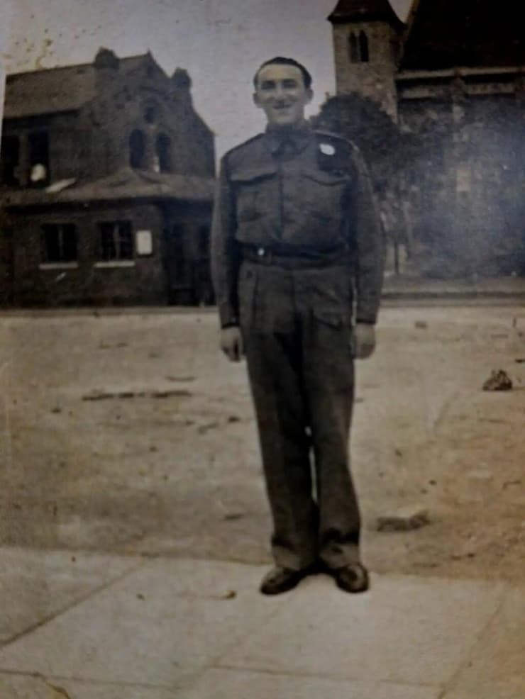 מונטי גולדשטיין במדים (צילום: The Jewish Military Association) מונטי גולדשטיין במדים