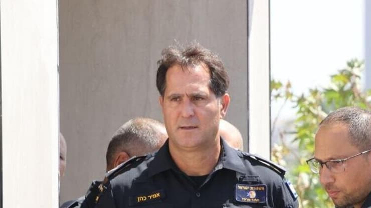 ניצב אמיר כהן (צילום: מוטי קמחי ) אמיר כהן ממ"ז מרכז בזירה בראשון לציון