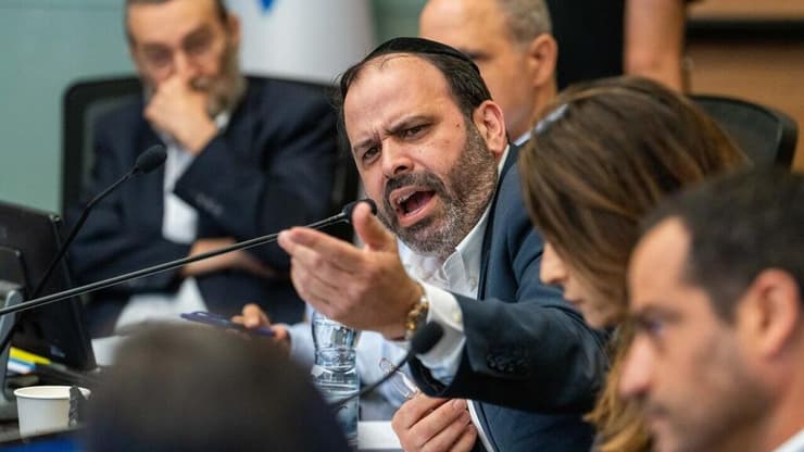 ח"כ ינון אזולאי מש"ס בדיון בוועדת הכספים (צילום: שלו שלום) ועדת הכספים