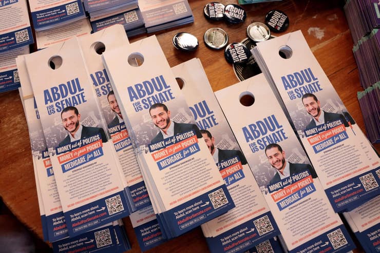 צילום: JEFF KOWALSKY / AFP עבדול א-סייד מועמד ב פריימריז דמוקרטיים על מושב ב סנאט מישיגן ארה"ב