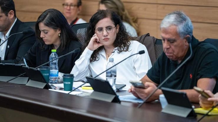 לזימי בוועדת הכספים. "ניסיון לרוקן את הקופה עבור מקורבים ומשתמטים" (צילום: שלו שלום) ועדת הכספים
