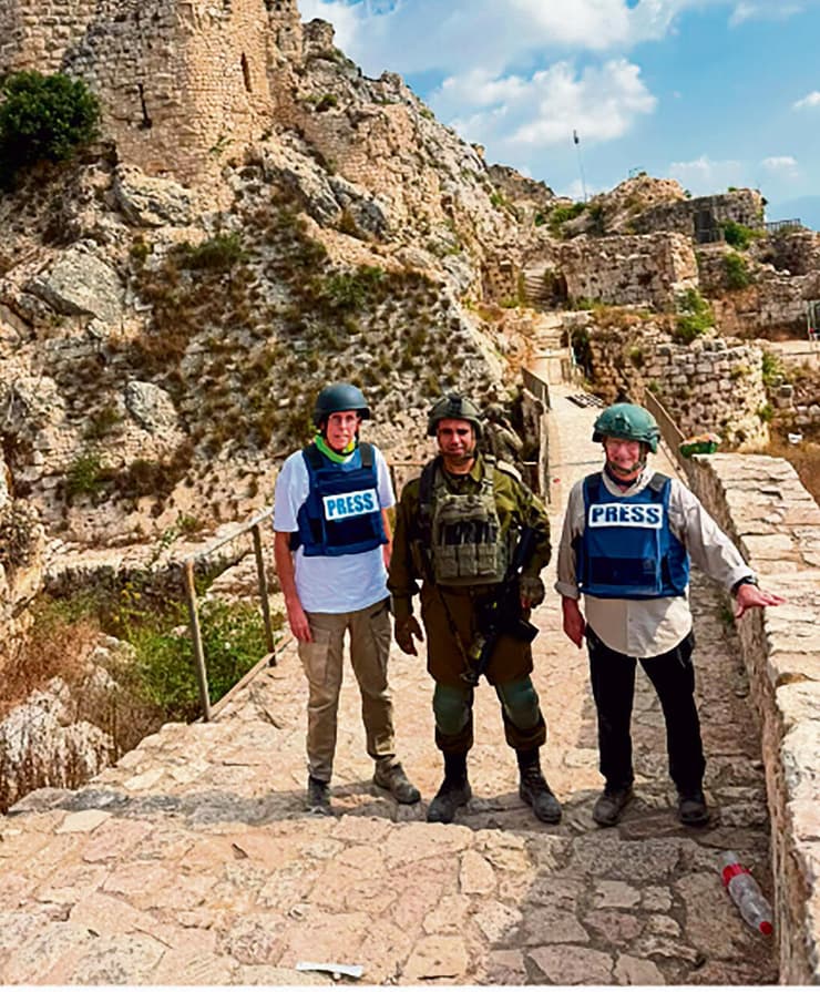 אדמה רוויה בדם. רון בן ישי, תא”ל יפתח נורקין ודובי איכנולד אדמה רוויה בדם. רון בן ישי, תא”ל יפתח נורקין ודובי איכנולד