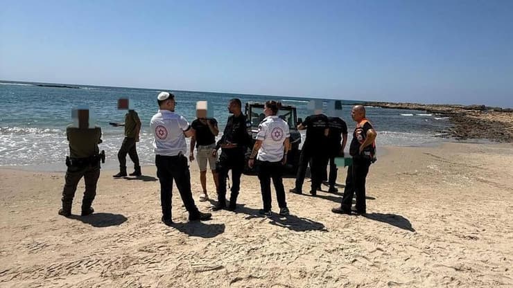אישה ללא סימני חיים נמשתה מהמים (צילום: תיעוד מבצעי מד"א) אישה ללא סימני חיים נמשתה מהמים
