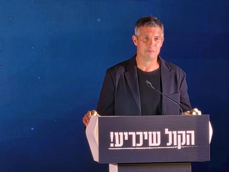 "אין דם רע". יועז הנדל (צילום: אלכס גמבורג) יועז הנדל