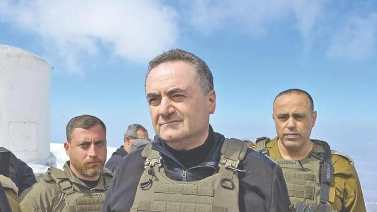 "כאן כדי להישאר". השר כ"ץ בלבנון (צילום: שלומי אמסלם, משרד הביטחון) "כאן כדי להישאר". השר כ"ץ בלבנון