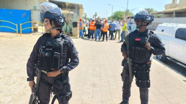 צילום: דוברות המשטרה נשקים שנתפסו בפעילות המשטרה ביישובים ערביים