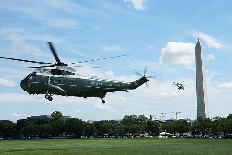 טראמפ ממריא מהבית הלבן על מסוק Marine One, אתמול (צילום: REUTERS/Eric Lee/File Photo) דונלד טראמפ ממריא מהבית הלבן על מסוק Marine One