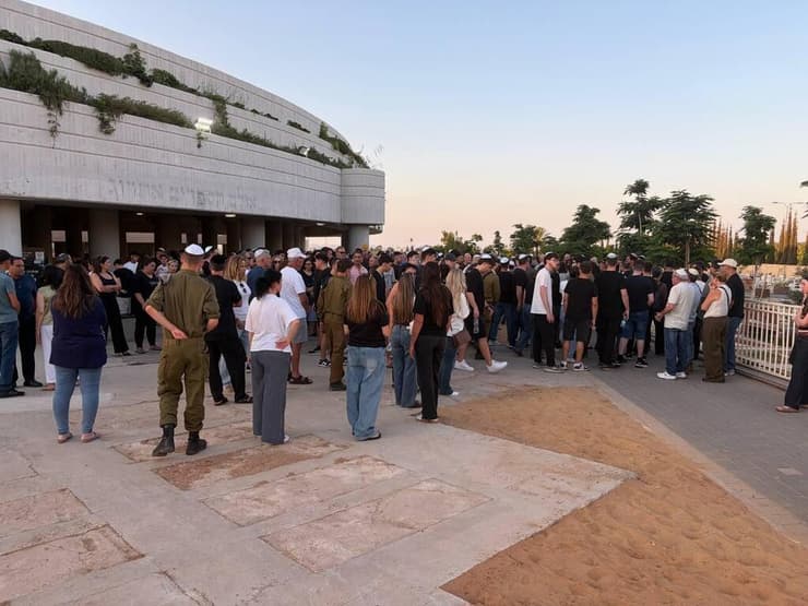 הלוויתו של עו"ד פלדמן ז"ל (צילום: מאיר תורג'מן) הלוויתו של עו"ד פלדמן ז"ל
