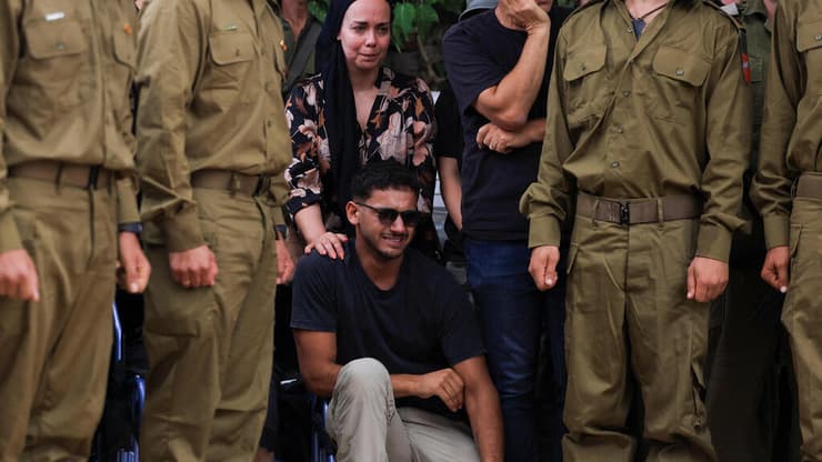 צילום: REUTERS/Ronen Zvulun רס"ן (במיל') הראל בירנשטוק ז"ל מובא למנוחות