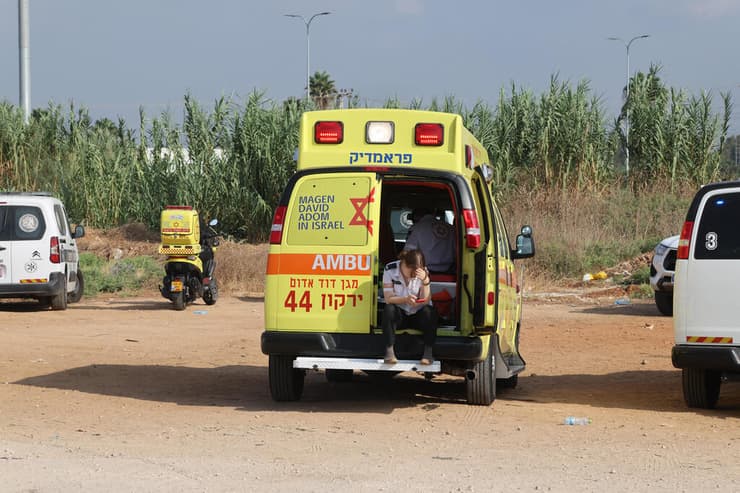 צילום: יריב כץ כוחות משטרה בנקודה בה נמצאה גופה