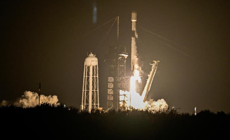 שיגור פלקון 9 בינואר 2025 (צילום: Steve Nesius/Reuters) שיגור פלקון 9 בינואר 2025