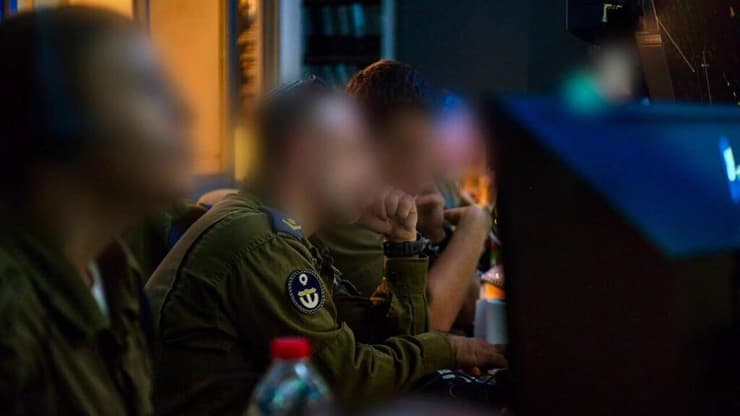 זה לא הזמן ל"פלברה". לוחמים במהלך התרגיל של חיל הים (צילום: דובר צה"ל) התרגיל הזרועי הרחב ביותר שמקיים חיל הים מאז ה-7 באוקטובר