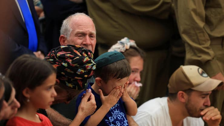 צילום: REUTERS/Ronen Zvulun רס"ן (במיל') הראל בירנשטוק ז"ל מובא למנוחות