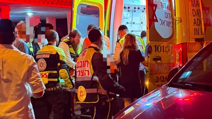 פינוי התינוק בבני ברק (צילום: תיעוד מבצעי מד"א) פינוי התינוק בבני ברק