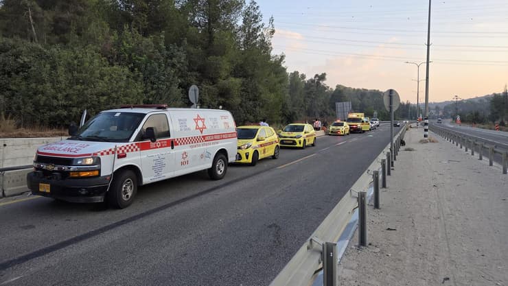 זירת תאונת הדרכים שבה נהרג רוכב אופניים סמוך לבית שמש