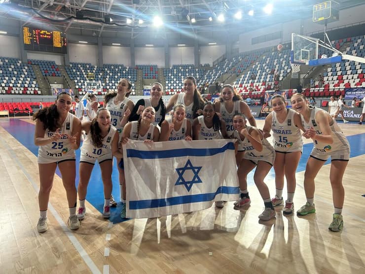 יש דרג א'. נבחרת הנערות (צילום: איגוד הכדורסל) יש דרג א'. נבחרת הנערות