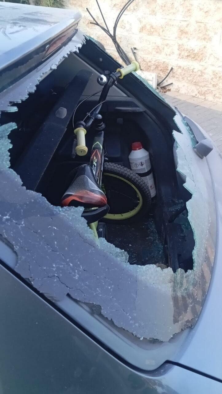 השמשה שנופצה בידי מתנחלים