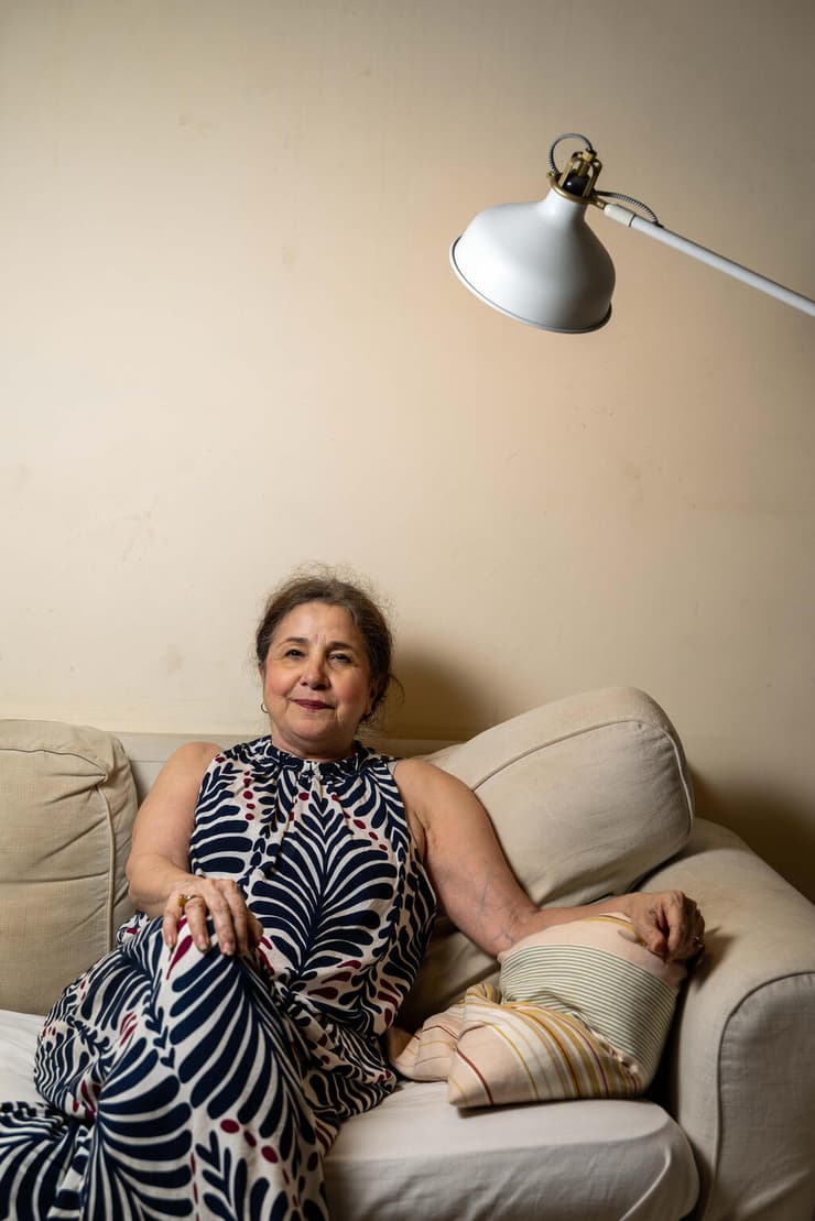 "בגיל 65 אני לא מספיק מבוגרת לתפקידי מבוגרות, ולא מספיק צעירה לשחק צעירות. אני תקועה בין הגילים". ענת וקסמן (צילום: טל שחר) ענת וקסמן