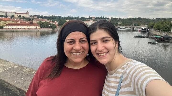 מלי וליאל יהלומי שנעדרות בווינה (צילום: מתוך עמוד הפייסבוק של שגרירות ישראל בווינה) מלי וליאל יהלומי שנעדרות בווינה