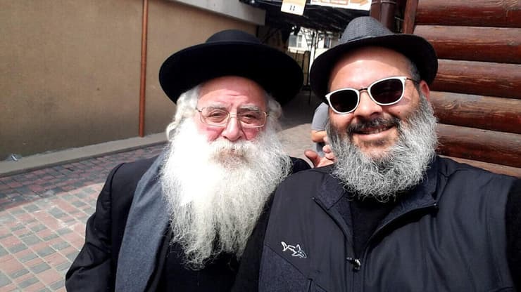 יענקי ואביו הרב חיים זילברמן באומן יענקי ואביו הרב חיים זילברמן באומן