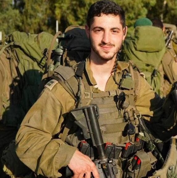 סרן אלון סקאג'יו ז"ל. "ערך החברות עמד לנגד עיניו בכל פעולה שעשה" (צילום: באדיבות המשפחה) סרן אלון סקאג'יו ז"ל שנהרג ב ג'נין עם משפחתו