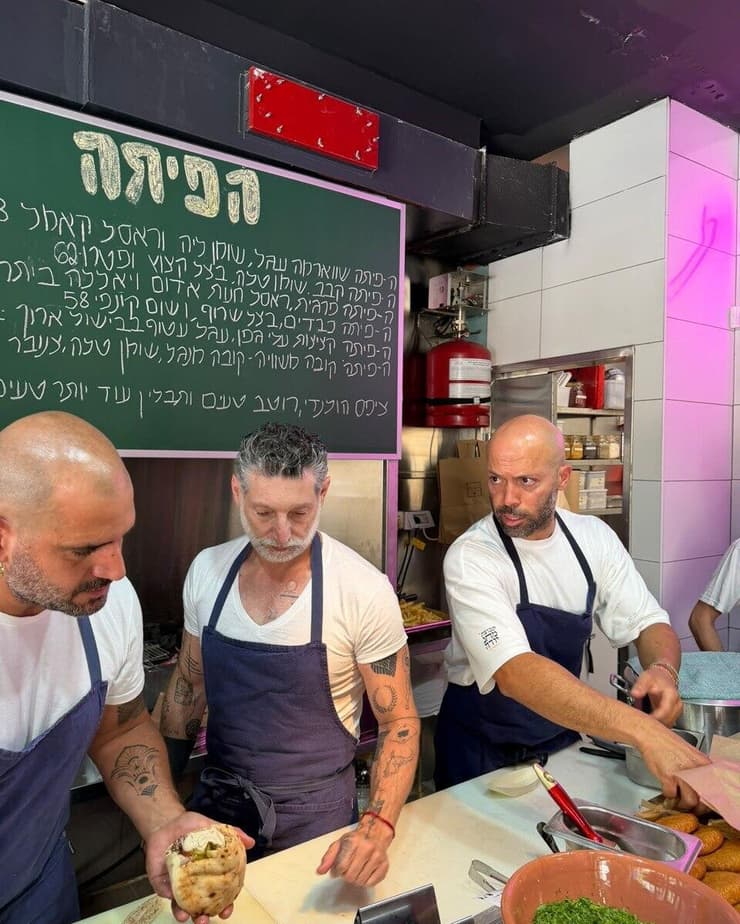 התותחים הכבדים בחזית. "דה פיתה" (מתוך אלבום פרטי) אסף גרניט