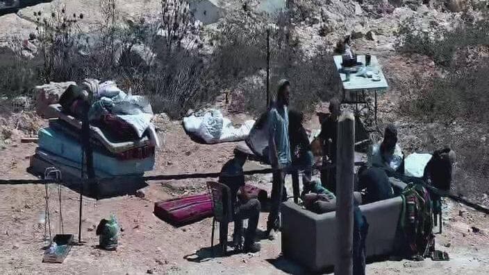 צה"ל פינה את האוהל - המתנחלים חזרו (צילום: המשפחות הנצורות בקוסרה) מתנחלים בכפר קוסרה