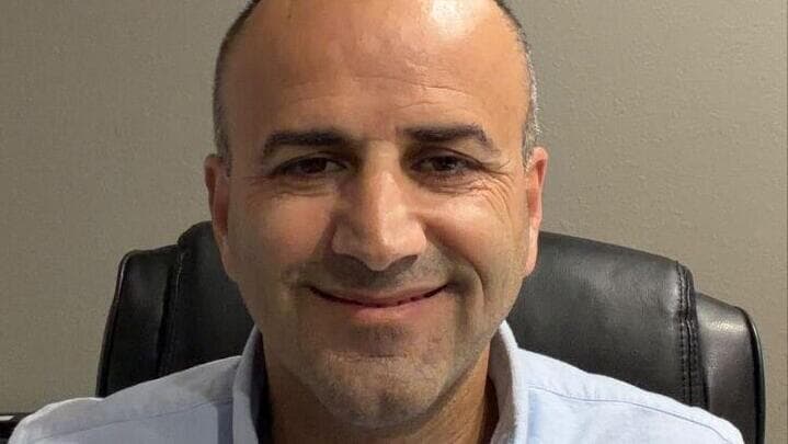 לואי אבו רידי, תושב קוסרה שחי בארה"ב לואי אבו רידי, תושב קוסרה שחי בארה"ב
