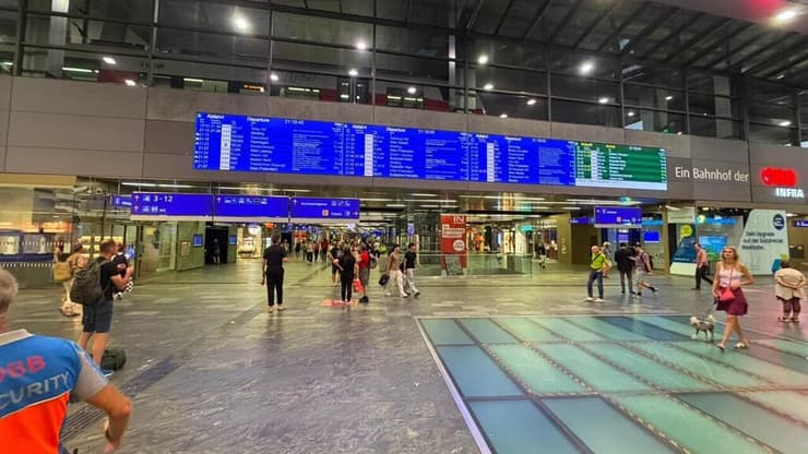 תחנת הרכבת בווינה (צילום: זאב אברהמי) תחנת הרכבת בה היה האיכון האחרון של מלי וליאל
