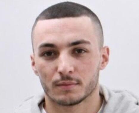 "יוסי" הנחה את יד ימינו מהכלא: "כמה דריכות. כמה בעיטות לראש. לך ל***, קנה כמה בייסבולים מה הבעיה. לכלוכים, סמוחטה" אסף בוסקילה שמכונה "יוסי" ונאשם מרכזי בפרשת מגדל הענק מגזין סופ"ש