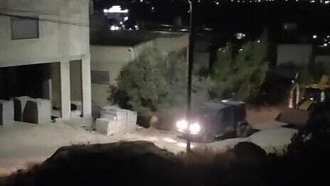 כוחות צה"ל בדרך למאחז בקוסרה (צילום: סעיף 27א לפי חוק זכויות יוצרים) כוחות צה"ל בדרך למאחז בקוסרה