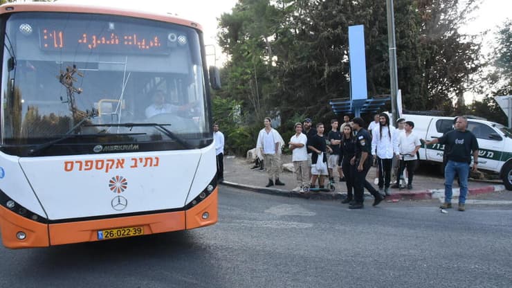צפת (צילום: אביהו שפירא) מאבק השבת בצפת נגד אוטובוס שנוסע בלב השכונות החרדיות