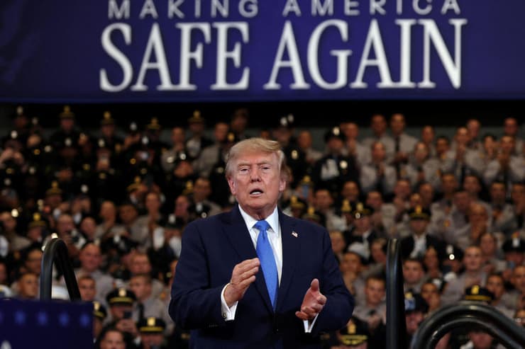 צילום: Samuel Corum / GETTY IMAGES NORTH AMERICA / AFP נשיא ארה"ב טראמפ עצרת ב ניו יורק 14 באוגוסט