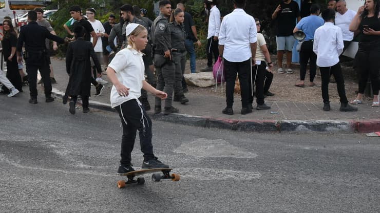 צילום: אביהו שפירא מאבק השבת בצפת נגד אוטובוס שנוסע בלב השכונות החרדיות