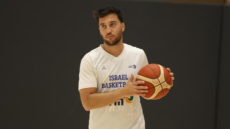 לא צפוי להצטרף לפתיחת האימונים בהפועל ת"א. תמיר בלאט (צילום: שאול גולן) תמיר בלאט