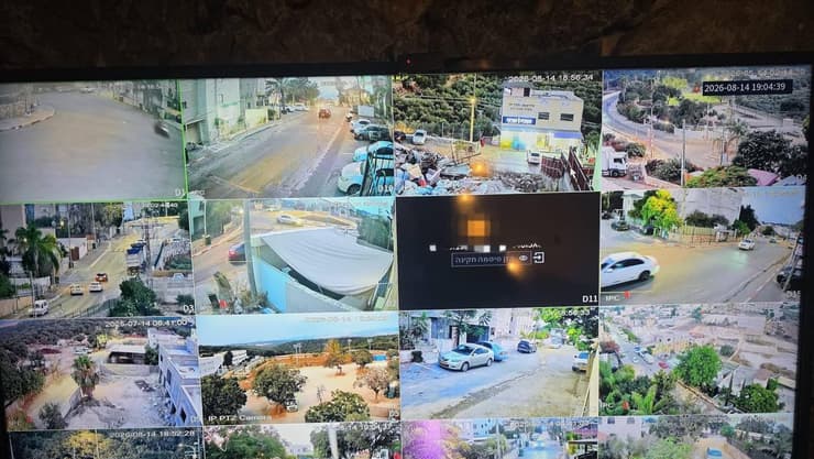 מרכז שליטה של מצלמות פיראטיות שהותקנו בבוסמת טבעון