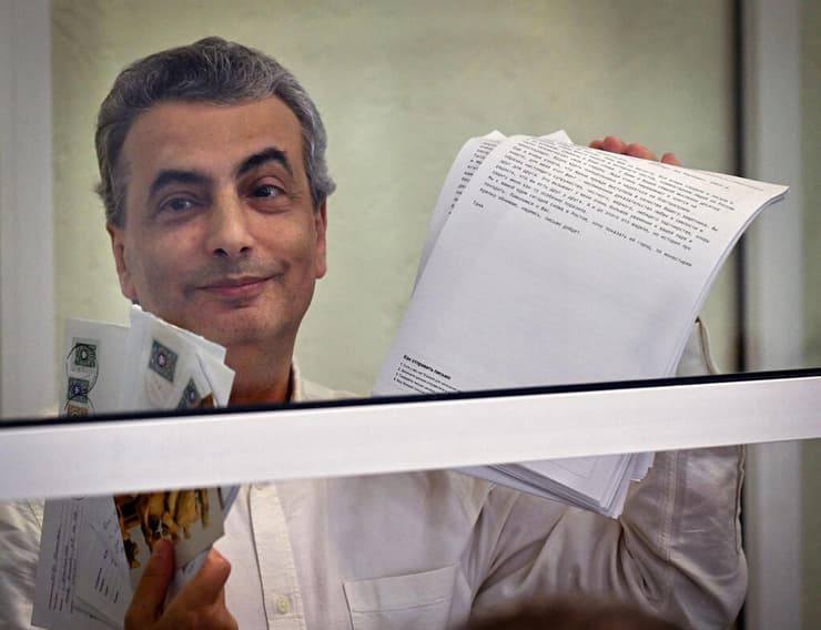 שלוסברג היום. "אדם בודד נכלא, אך הפחד מחלחל לליבותיהם של מיליונים" (צילום: Olga MALTSEVA / AFP) רוסיה לב שלוסברג איש מפלגת האופוזיציה הליברלית יאבלוקו נידון ליותר מ 11 שנות מאסר