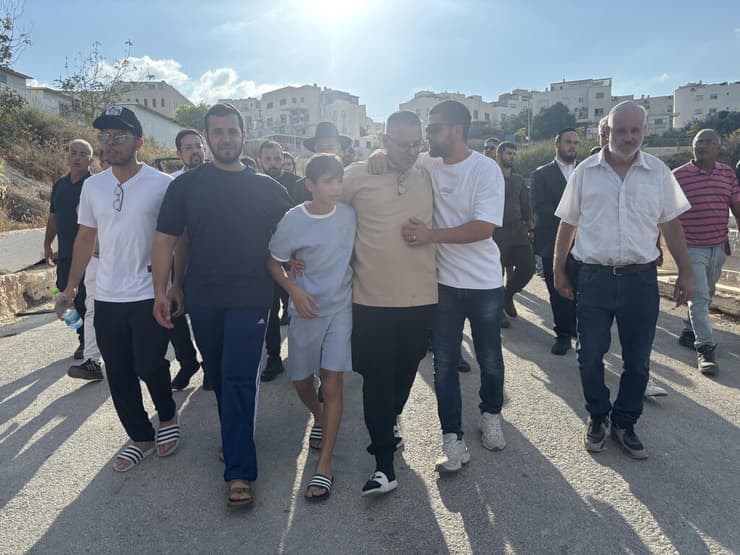 צילום: גיל יוחנן הלווית הלל מרדכי דדון בבית העלמין בבית שמש