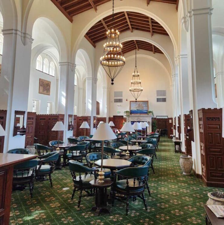 החדר הפנימי. חוקים נוקשים לגבי לבוש (צילום: The Historic Preservation Association of Coral Gables) אינדיאן קריק קאנטרי קלאב במיאמי
