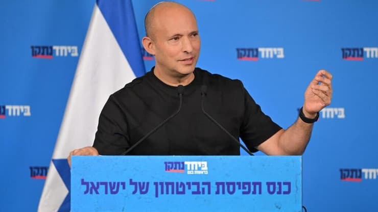 בנט. מציע שימונה מזכיר צבאי אזרחי שיהיה כפוף לראש הממשלה - ושלא יגיע מתוך צה"ל (צילום: אלעד גוטמן) נפתלי בנט בכנס ביטחון
