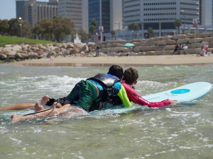 "חוף הים הוא המרחב הציבורי של כולנו" (צילום: עמותת "הגל שלי") "חוף הים הוא המרחב הציבורי של כולנו"