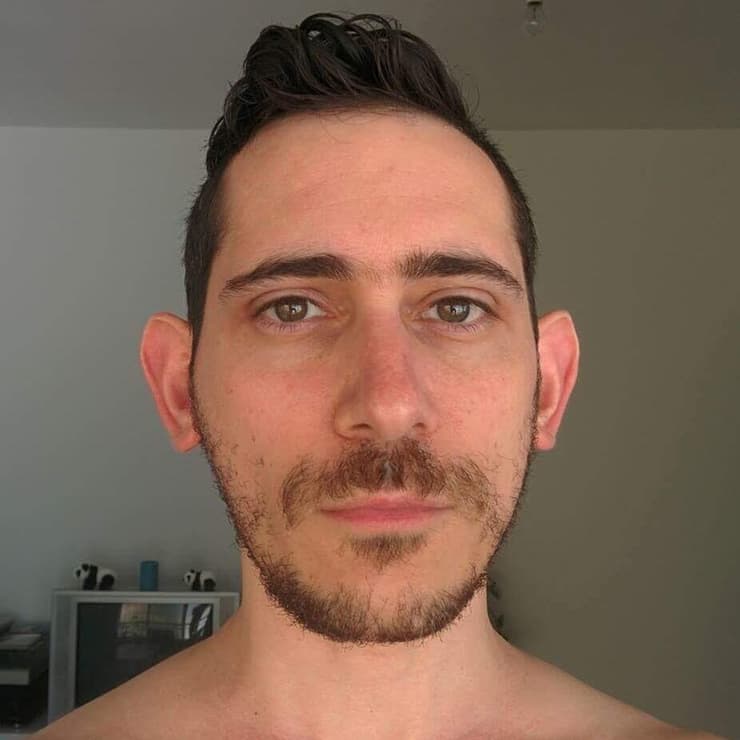 "אל תחכו לשום דבר, לא לטיול ולא לרגע של הנאה, ובטח לא כדי להגיד לבני הזוג שלכם שאתם אוהבים אותם וכמה הם יקרים" (צילום: באדיבות המשפחה) עמי הוכנר ז"ל, נפטר מלוקמיה