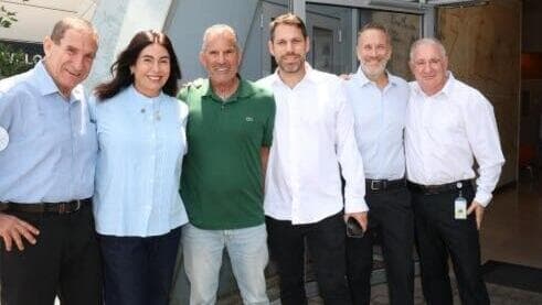 השרה רגב לצד פנחס עידן יום לפני הכאוס (צילום: מתוך עמוד האינסטגרם של רשות שדות התעופה) רגב ועידן