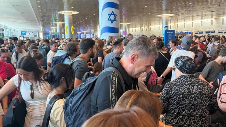עומס בצ'ק אין בנתב"ג (צילום: מאיר תורג'מן) עומס בצ'ק אין בנתב"ג