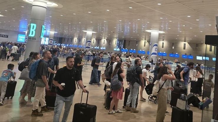 עמדות הצ'ק אין עומס חריג בנתב"ג, טרמינל 1
