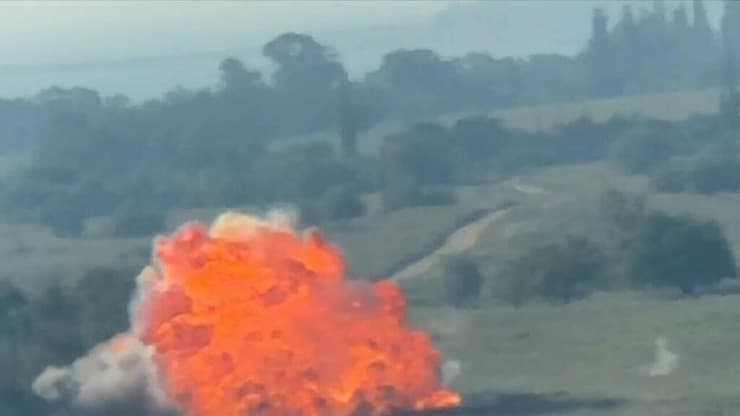 הכטב"ם הרוסי מתפוצץ בשטח פתוח אחרי שיורט תיעוד: מטוס קרב "מיג 29" אוקראיני מיירט כטב"ם מתאבד רוסי