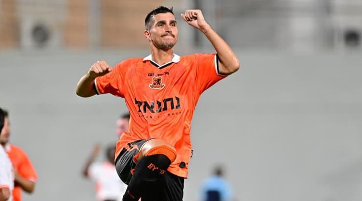 סתיו נחמני, השלים צמד אישי (ראובן שוורץ) סתיו נחמני, השלים צמד אישי