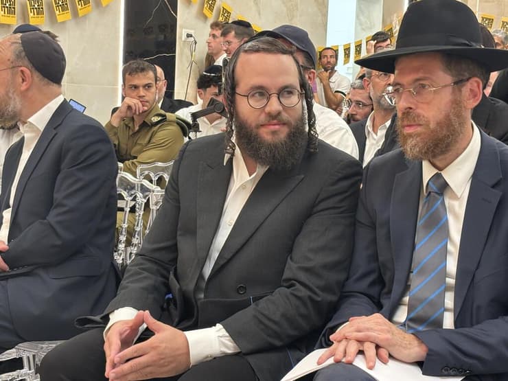 משתתפים מזרמים שונים. השקת מפלגת "הציבור החרדי" (צילום: גיל יוחנן ) מוטי לייטנר בהשקת קמפיין הבחירות של המפלגה "הציבור החרדי"