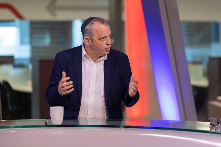 ח"כ גלעד קריב. "נדרוש מהמשטרה לפתוח בחקירה על שידול לדבר עבירה ועל הסתה לגזענות" (צילום: טל שחר ) ח"כ גלעד קריב
